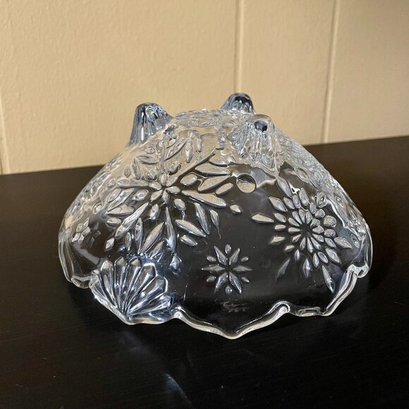 Crystal candy bowl with carved snowflakes - Picture 5 of 6